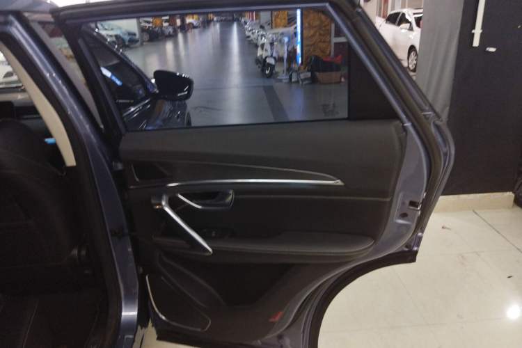 Used JETOUR X70 PLUS 2021 1.5T DCT Mountain 7-Seater
