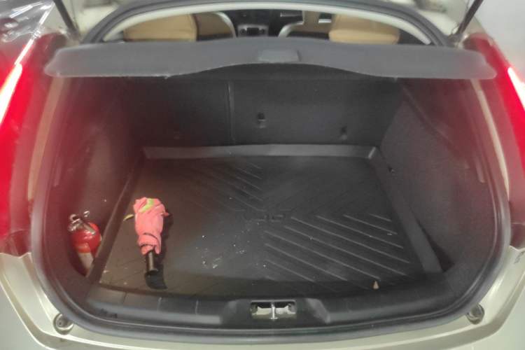 Used Volvo V40 2017 T3 Zhiya Edition
