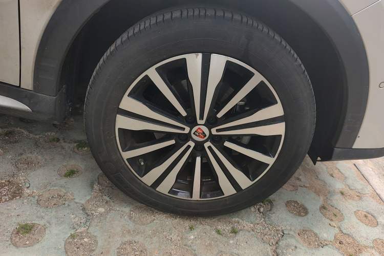 Used Roewe RX5 New Energy 2017 ERX5 EV400 Electric Internet Supreme Edition
