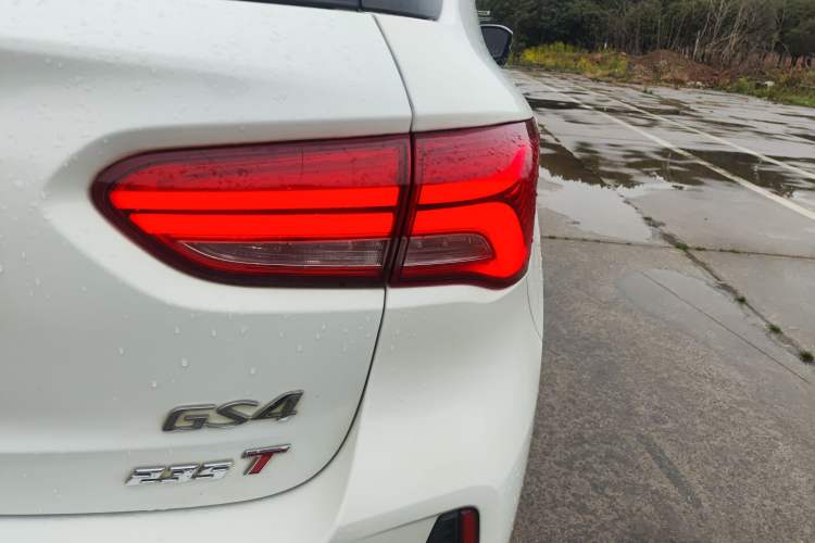 Used GAC Trumpchi GS4 2018 235T Automatic Two-Wheel Drive Luxury Smart Connectivity Millionth Anniversary Edition
