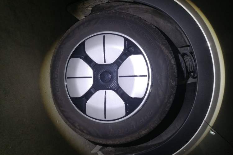 Used Geely Galaxy Geome 2025 410 km Free Version
