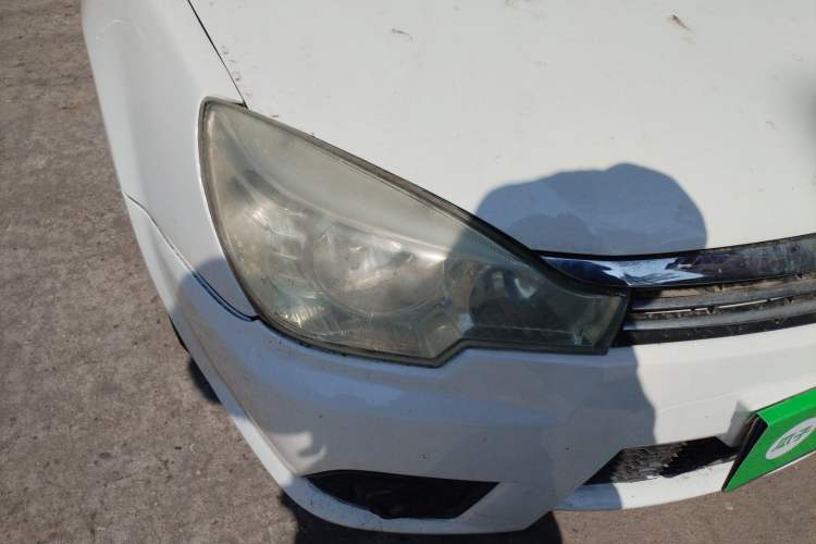 Used Soueast V3 Lingyue 2012 Revised Version 1.5L Manual – Happiness Edition Right Front Headlight
