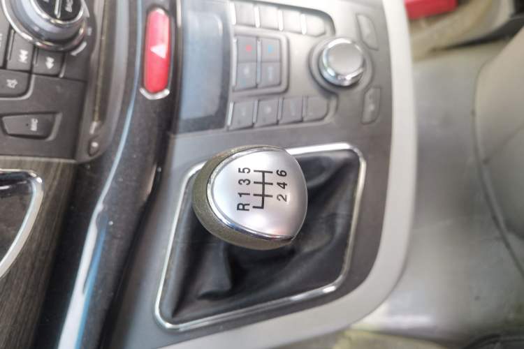 Used JAC Group Refine M5 2013 2.0T Gasoline Manual Business Edition
