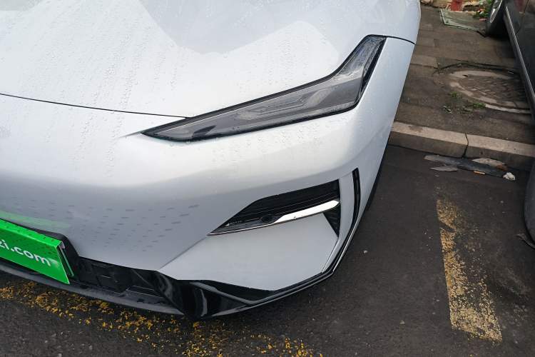 Used Geely Galaxy E8 2024 665 km Range Rear-Drive Starship Long-Range Version Left Front Headlight