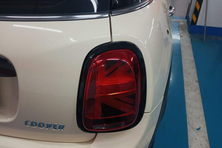 Used MINI MINI 2019 1.5T COOPER Artist Five-Door Edition
