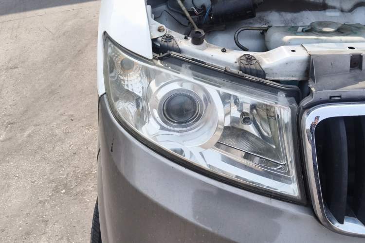 Used Jinbei New Hiace X30L 2016 1.5L Wealth Edition Van DLCG14 Right Front Headlight