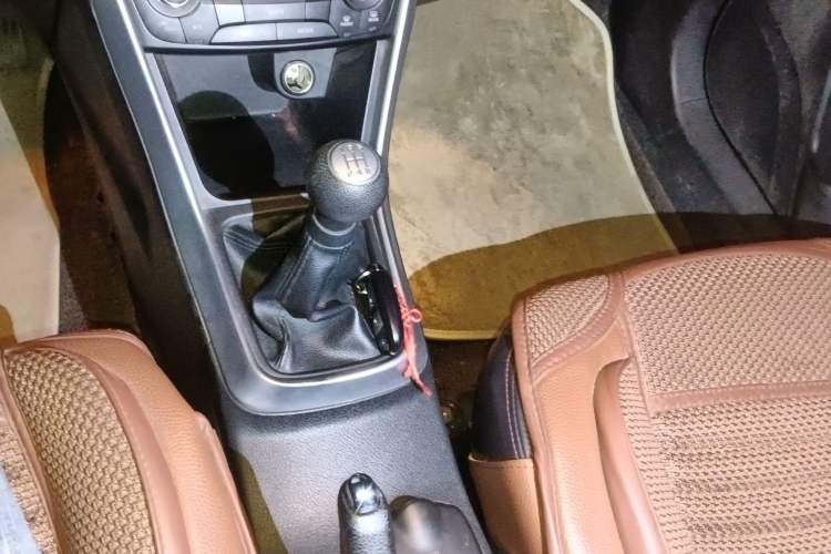 Used Suzuki S-Cross 2014 1.6L Manual Two-Wheel Drive Elite Model
