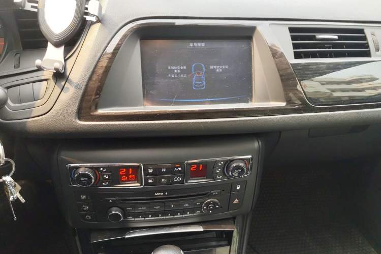 Used Citroen C5 2013 2.3L Automatic Zunyu Model Audio And AC Panel