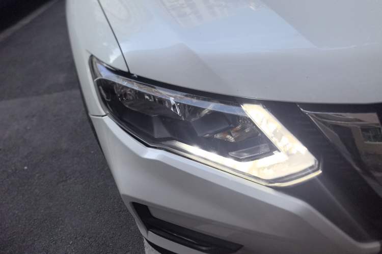 Used Nissan X-Trail 2019 2.0L CVT Smart Connect Comfort Edition 2WD
