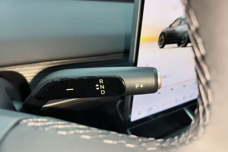 Used ONVO L60 2024 60 kWh Rear-Drive Version Gear Lever