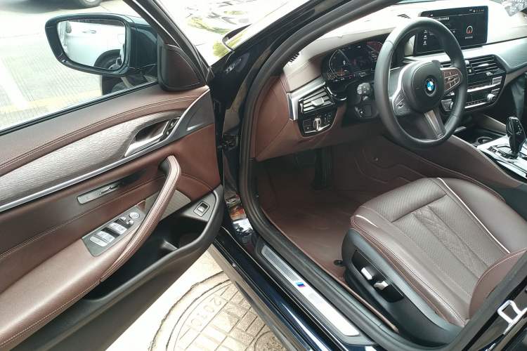 Used BMW 5 Series 2022 Second Facelift 530Li Leading Edition M Sport Package