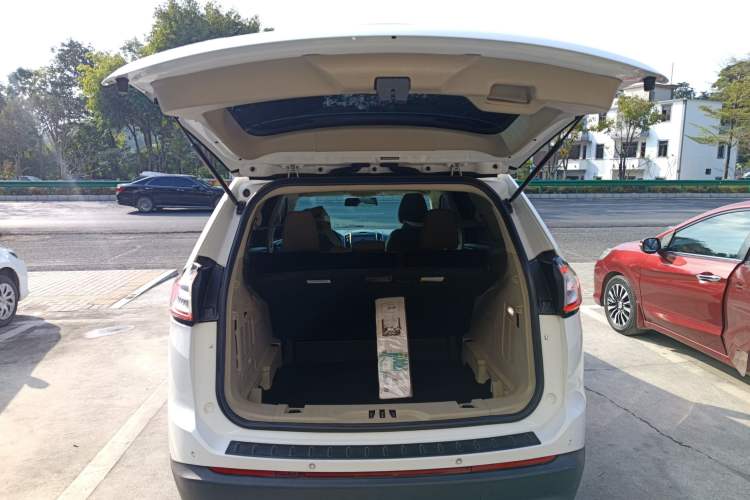 Used Ford Edge 2016 EcoBoost 245 Two-Wheel-Drive Titanium 5-Seater
