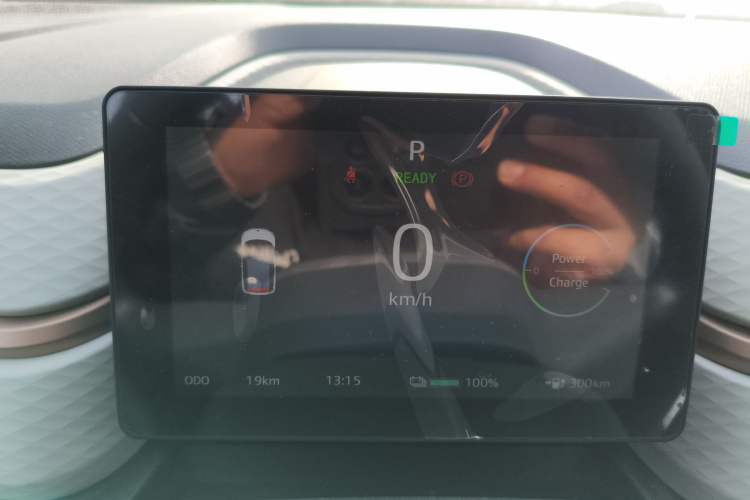 Used JAC Yiwei E10X 2024 Charming Edition 301km Air
