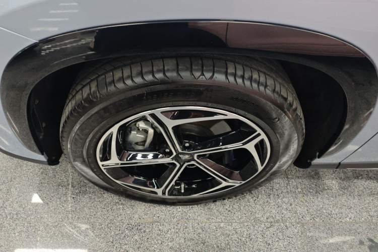 Used NETA L 2024 Extended-Range 310 Flash-Charge Red Edition
