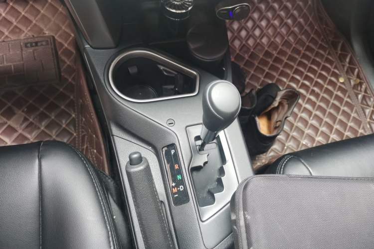 Used Toyota RAV4 2019 2.0L CVT Two-Wheel Drive Luxury Version China VI Standard