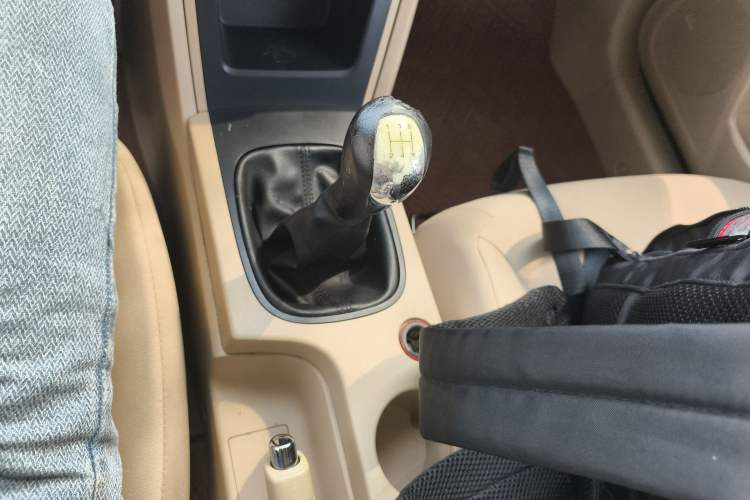 Used Roewe 350 2015 1.5L Manual Luxury Sunroof Edition