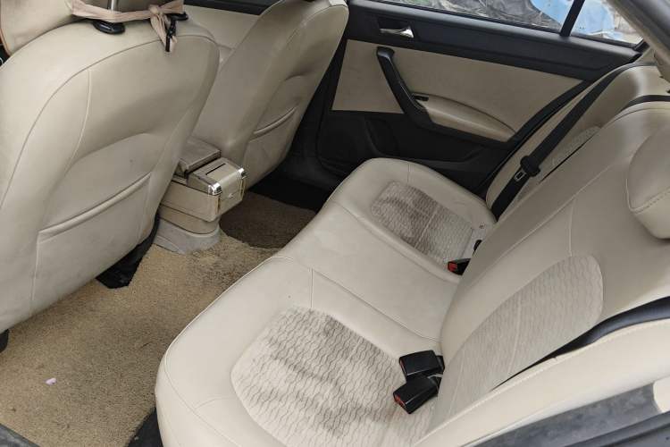 Used Skoda Rapid 2013 1.6L Automatic Smart Selection Model Left Rear Seat