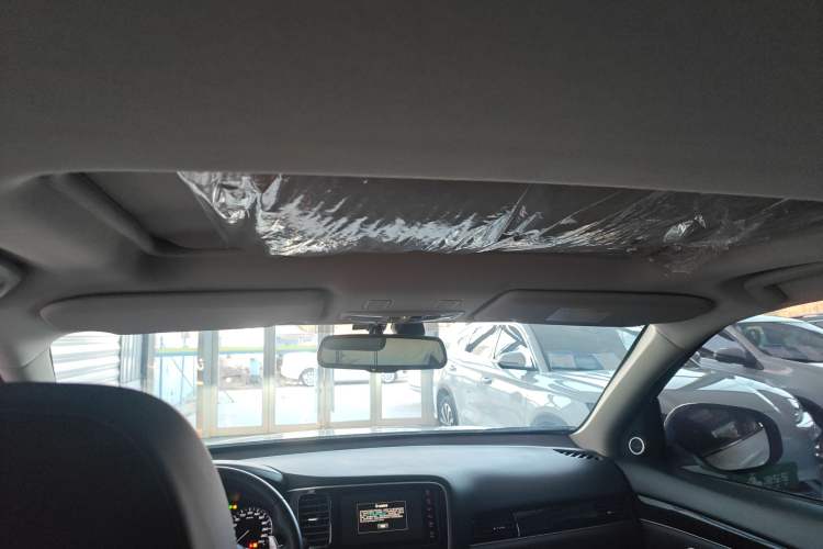 Used Mitsubishi Outlander 2021 2.4L 4x4 Zhi Xiang Edition 7 Seats
