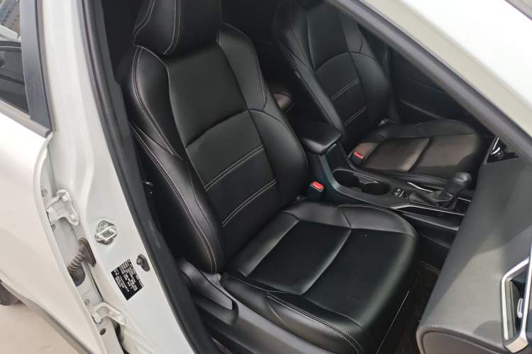 Used Toyota FRONTLANDER 2022 2.0L CVT Elite Edition Right Front Seat