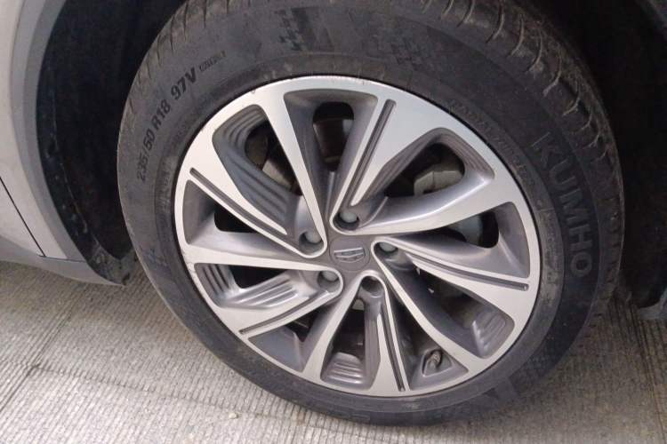 Used Geely Auto Jiajie 2019 1.5TD MHEV DCT Yaoxiang Edition Right Front Wheel Hub