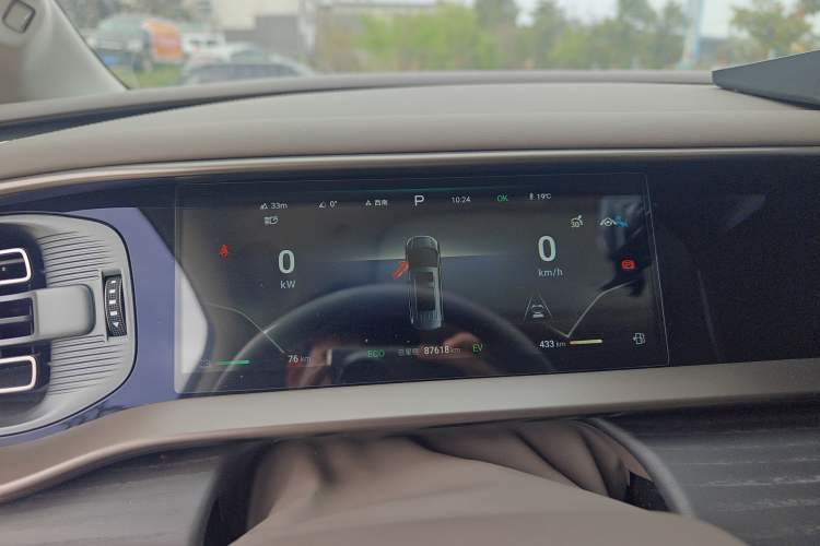 Used Denza D9 2022 DM-i 970 Four-Wheel Drive Flagship Model
