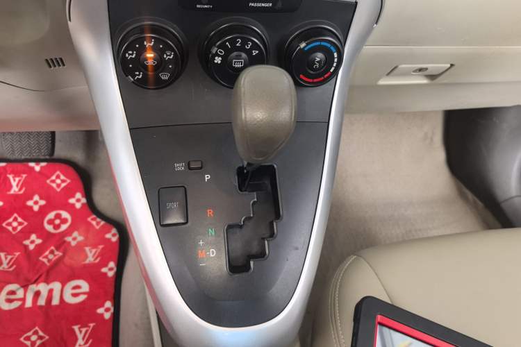 Used Toyota Verso 2014 Starlight 180E CVT Elite Edition
