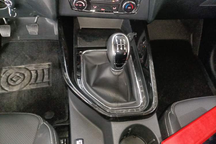 Used Dongfeng Fengon S560 2019 1.8L Manual Urban Model