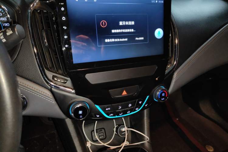 Used Chevrolet Cruze 2017 1.4T Hatchback Dual-Clutch Lingfeng Edition Audio And AC Panel