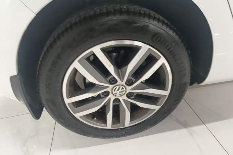 Used Volkswagen Golf 2016 230TSI Automatic Luxury Version

