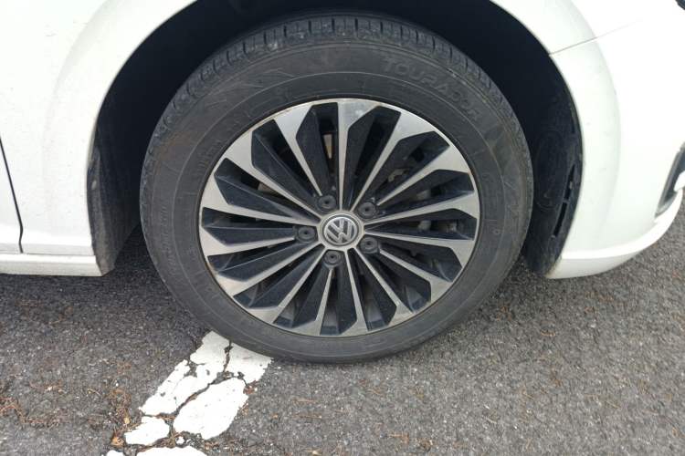 Used Volkswagen Lavida Pure Electric 2019 Enjoyment Edition Right Front Wheel Hub