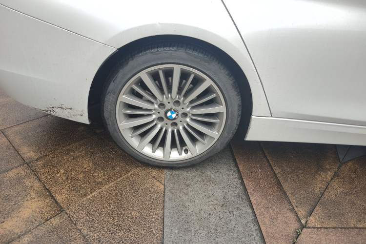 Used BMW 3 Series 2019 320Li Fashion Model Right Rear Wheel Hub