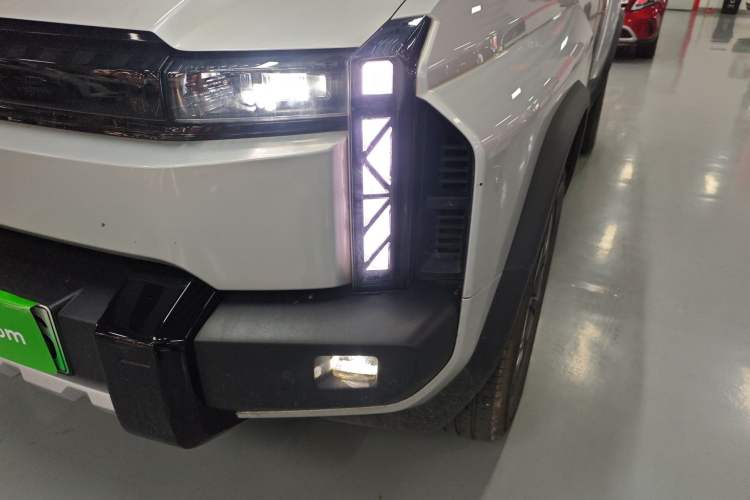 Used iCAR 03T 2024 520km Two-Wheel Drive Long-Range Version Left Front Headlight