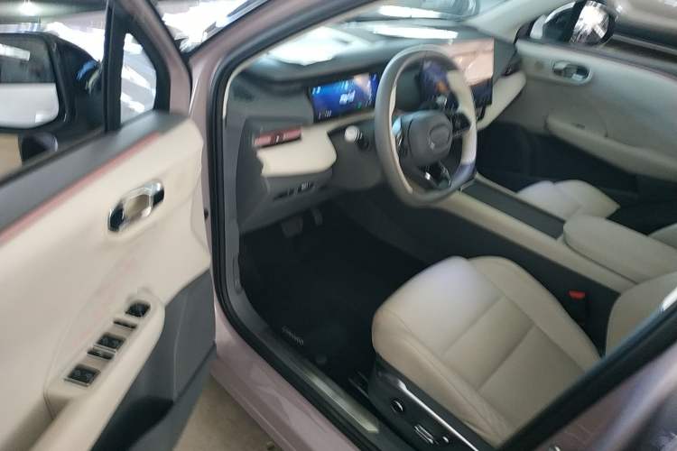 Used Lynk & Co 06 EM-P 2023 EM-P 126 Long-Range Halo