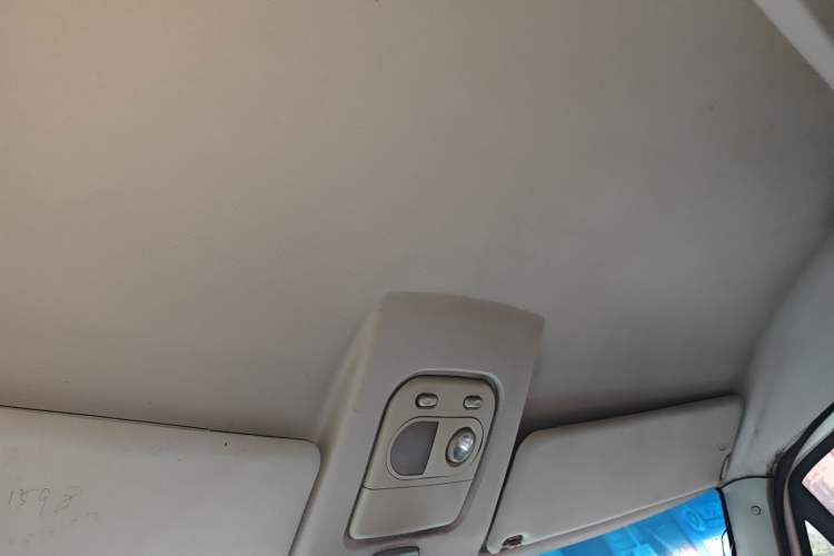 Used Iveco Power Daily 2013 2.8T-V36 Box Truck Headliner