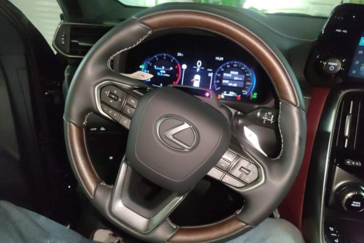Used Lexus LX 2025 700h Lingjie Edition
