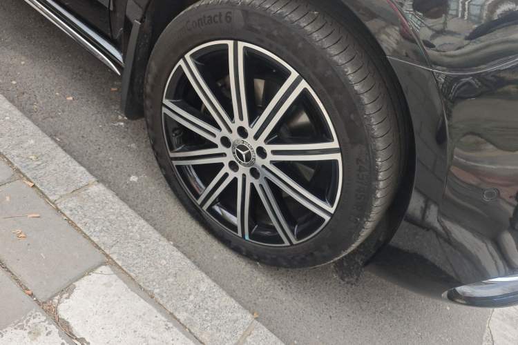 Used Mercedes-Benz V-Class 2022 V 260 L Long-wheelbase Luxury Edition Right Front Wheel Hub