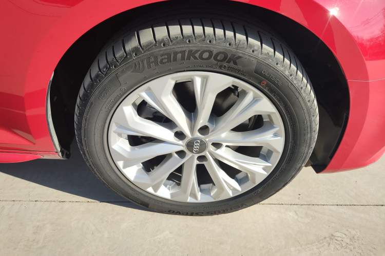 Used Audi A4L 2019 40 TFSI Ambition China VI Right Front Wheel Hub