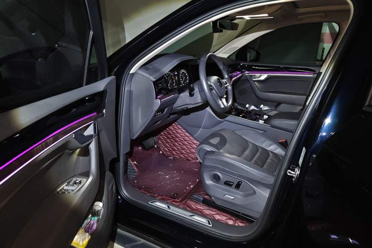 Used Volkswagen Touareg 2019 2.0TSI Ruiyi Edition China VI Standard Driver Seat