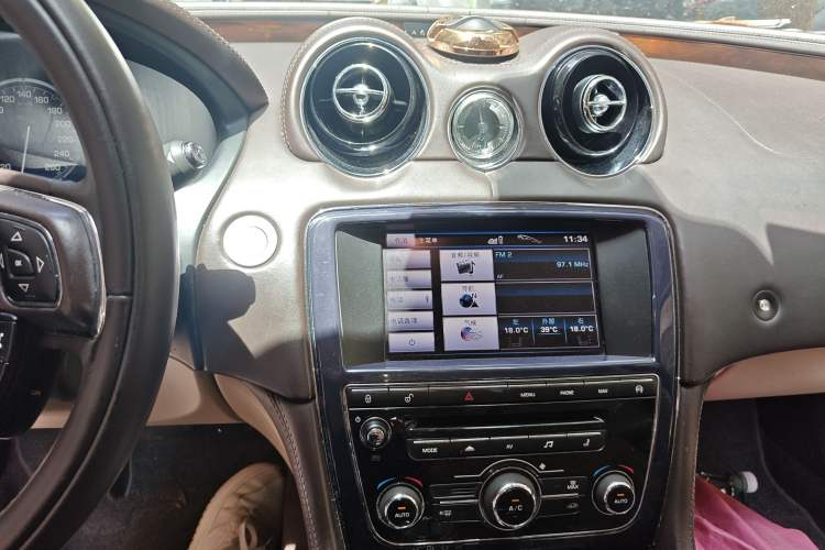 Used Jaguar XJ 2013 XJL 3.0 SC Panoramic Business Edition
