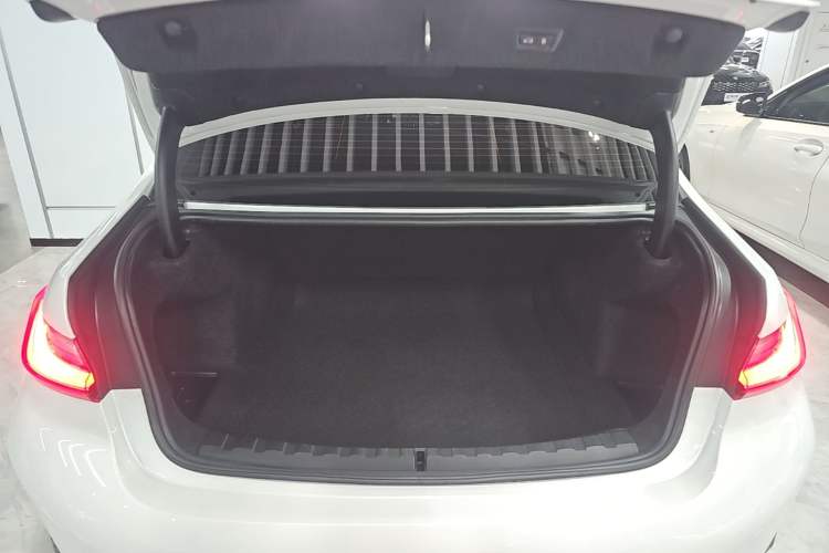 Used BMW 3 Series 2025 325Li M Sport Package Trunk