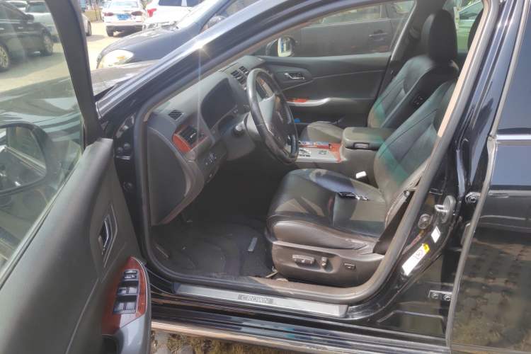 Used Toyota Crown 2012 2.5L Royal Navigation Edition