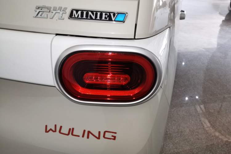 Used Wuling Hongguang MINIEV 2024 3rd Generation 215km Youth Edition Right Rear Taillight