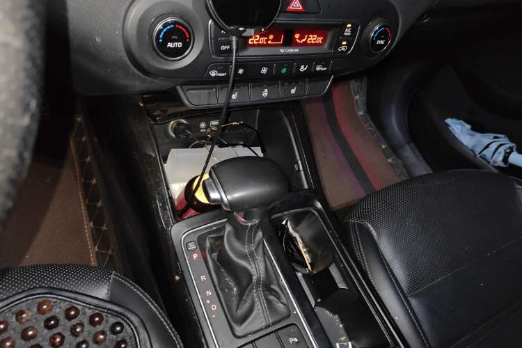 Used Kia Sorento 2018 Sorento L 2.0T Diesel 2WD Luxury Edition 7 Seats Gear Lever