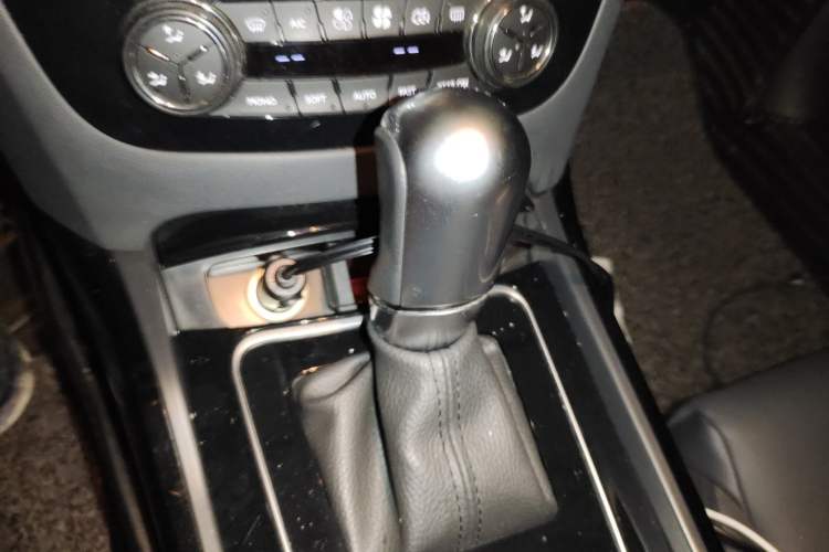 Used Peugeot 508 2013 2.3L 2nd Anniversary Automatic Smart Edition Gear Lever