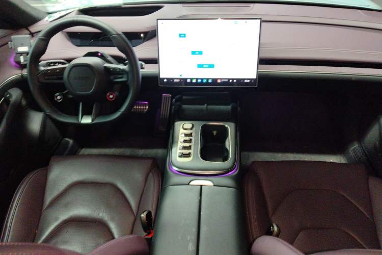 Used Xiaomi Auto SU7 2024 Four-Wheel Drive Ultra-Long Range Advanced Intelligent Driving Max Edition