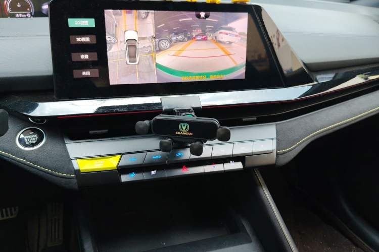 Used CHANGAN UNI-V 2022 2.0T Leading-Speed Edition Audio And AC Panel