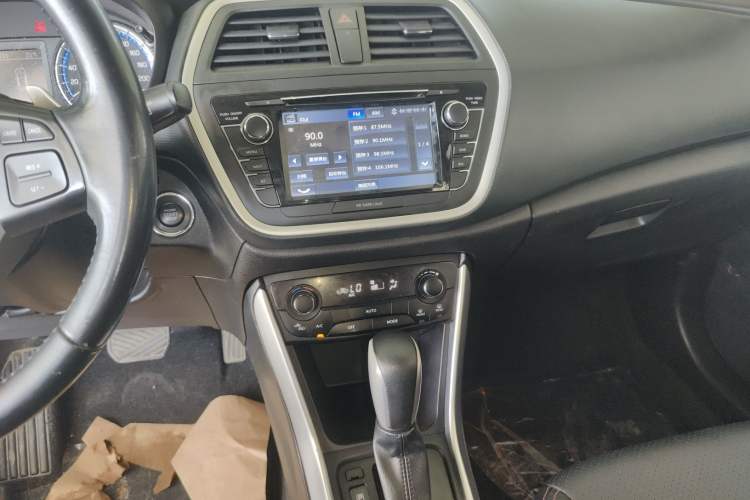 Used Suzuki S-Cross 2015 1.6L CVT Two-Wheel Drive Elite Version Audio And AC Panel