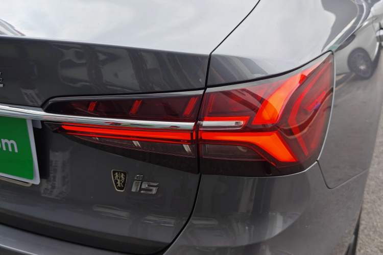 Used Roewe i5 2021 1.5L CVT Platinum Edition