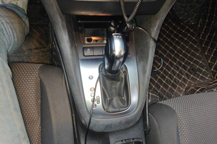 Used Volkswagen Golf 2012 1.4 TSI Automatic Comfort Edition Gear Lever