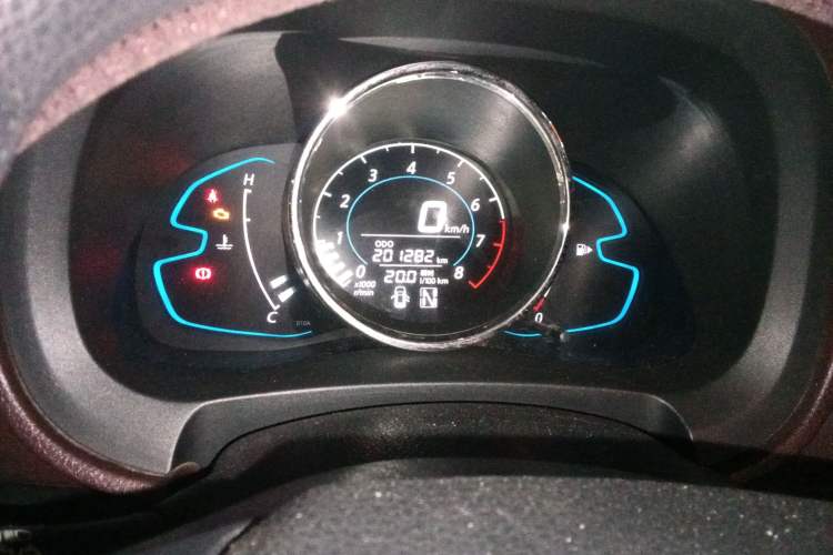 Used Venucia M50V 2017 1.6L XL CVT Luxury Edition